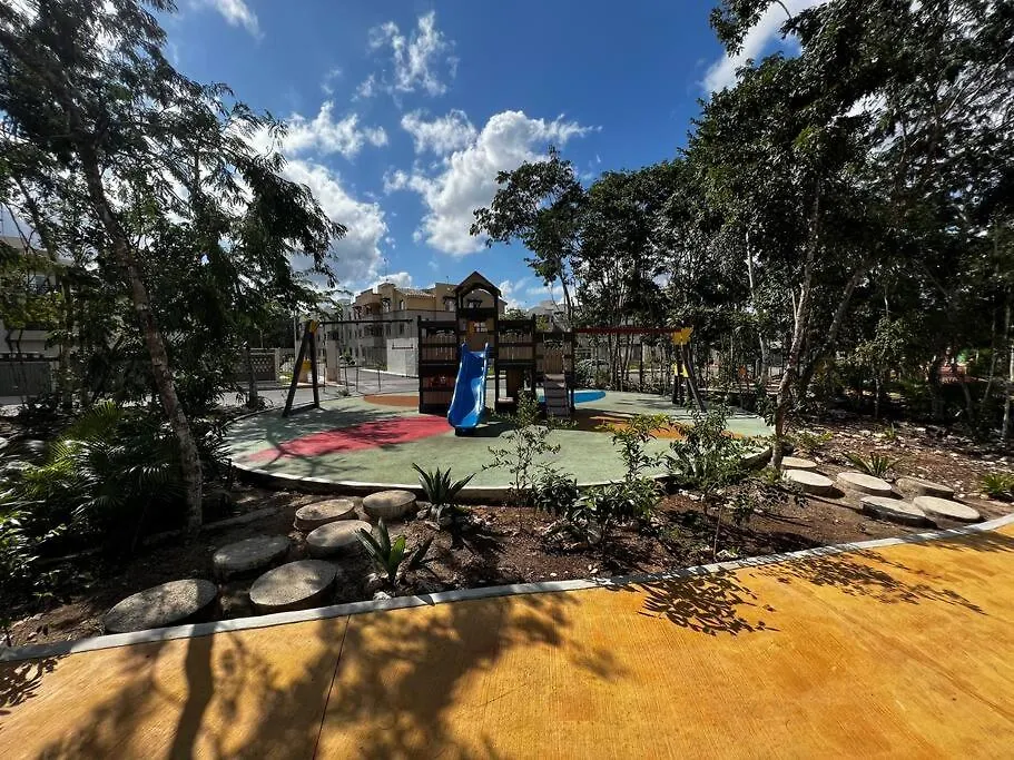 Angels Beach Condo Con Piscina, Parking Y Parque プレヤデルカーメン 0*,  メキシコ